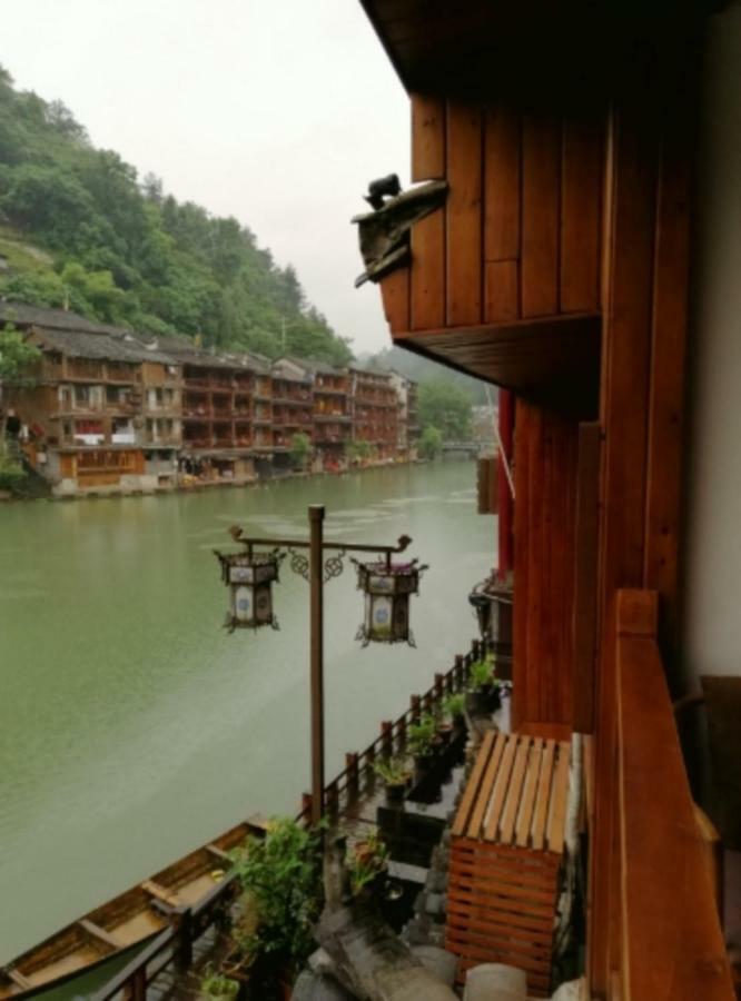 沱江缘民宿 Fenghuang Exterior photo
